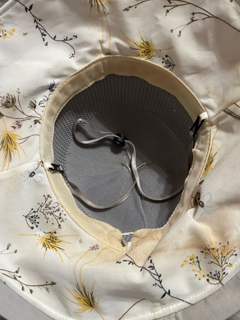 Floral Print Wide-Brim Sun Hat — Beige & Cream with Tie Strap - Picture 6 of 6